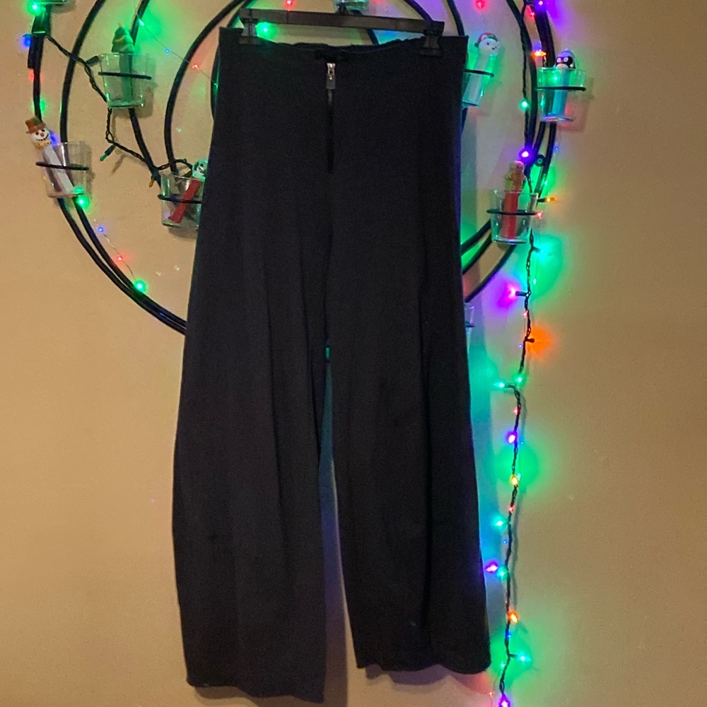 Adorable wide legs pants Made in the USA! Size Large. Grey, zipper, like new